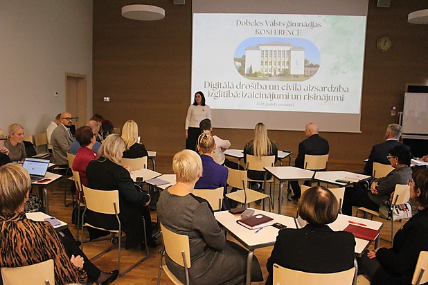 Dobeles Valsts ģimnāzijas konference "Digitālā drošība un civilā aizsardzība izglītībā: izaicinājumi un risinājumi".