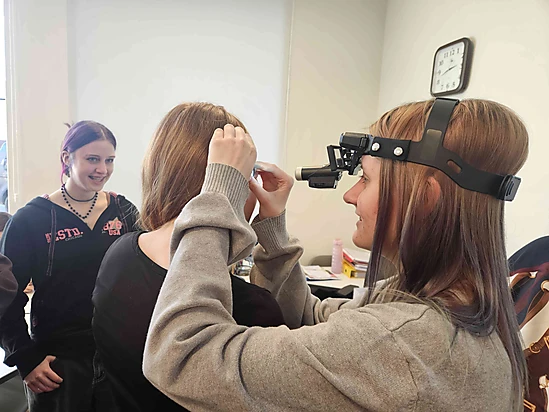 alternatīvā Ēnu diena "Karjera nav nekāds joks!"